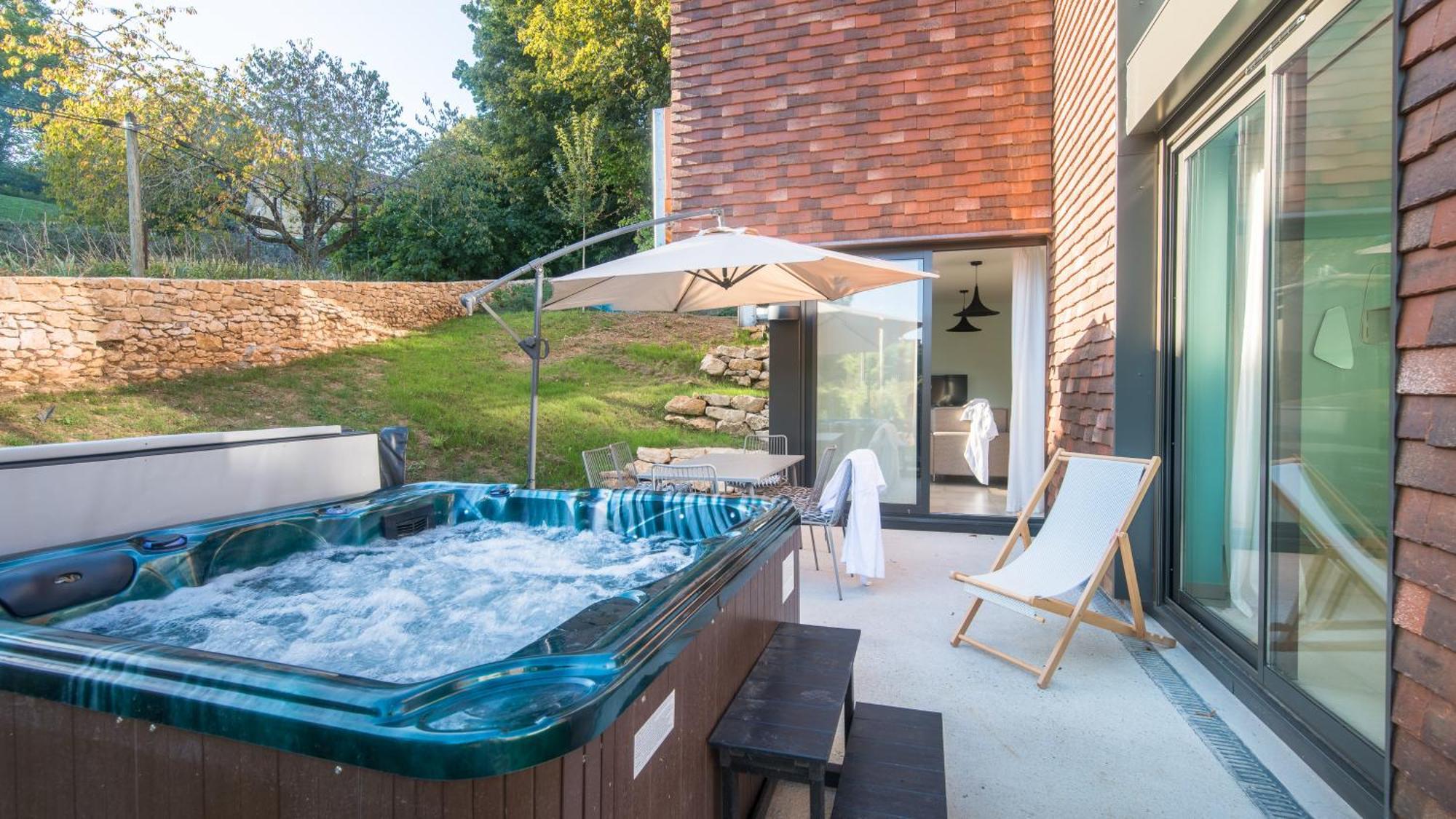 Côté Jardin avec Jacuzzi Privatif et parking privé Sarlat-la-Canéda Exterior foto